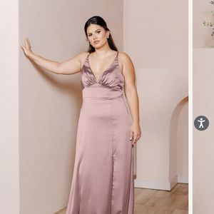 SELLING Revelry dress Rose Quartz NWT size 8 Carmen Style!